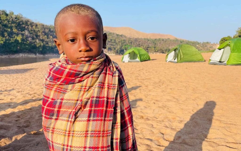 Pont suspendu Tsingy de Bemaraha Rencontre avec la culture Sakalava Tsiribihina, Ouest Madagascar